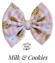 Load image into Gallery viewer, Milk & Cookies