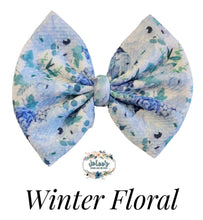 Load image into Gallery viewer, Winter Floral