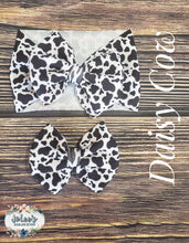 Load image into Gallery viewer, Daisy Cow